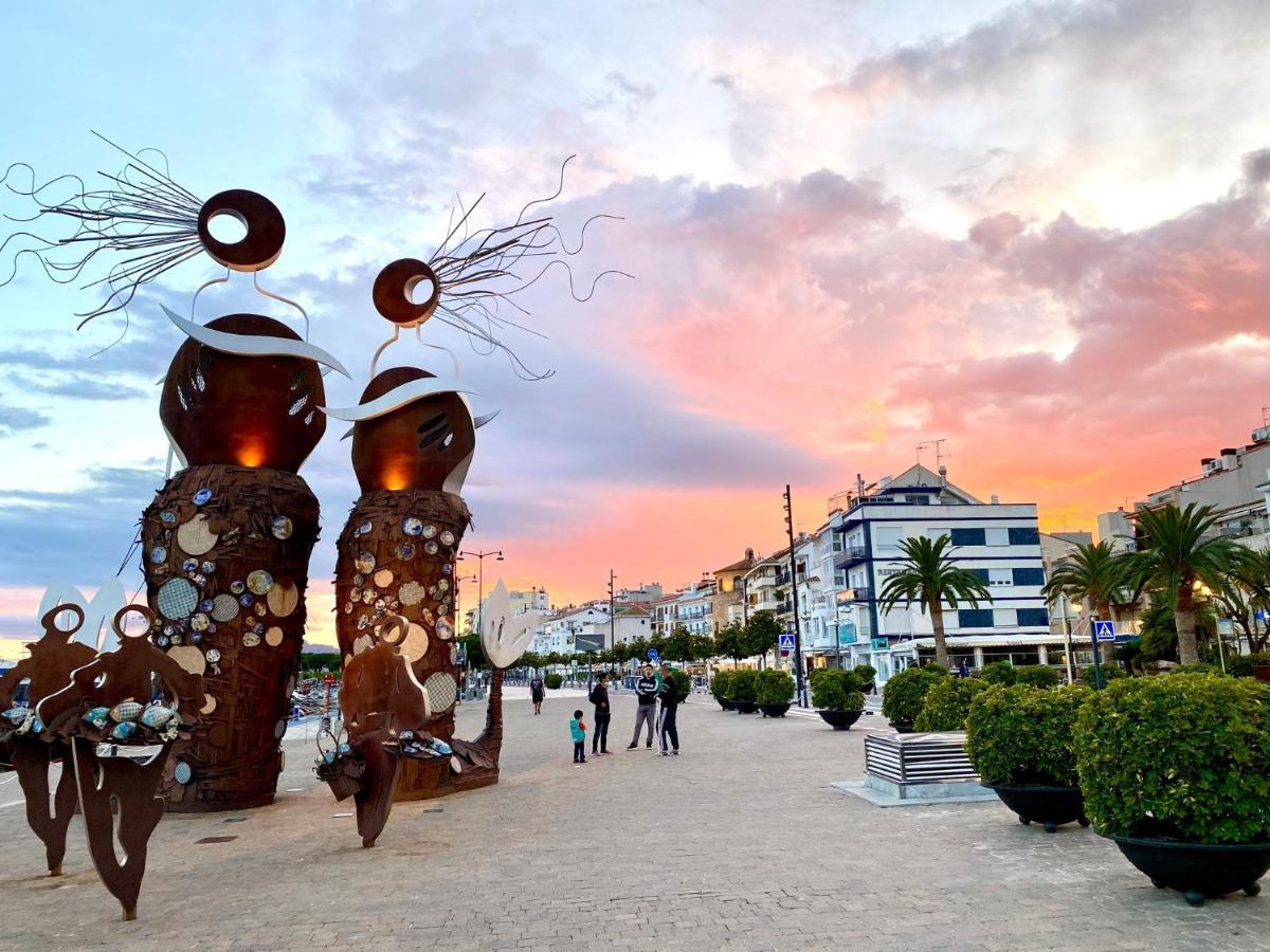 Casa Comoda Delante De La Playa Con Vista Al Mar カンブリルス エクステリア 写真